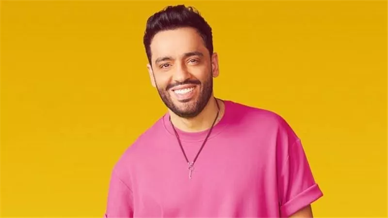 رامي جمال يفتتح رحلة ألبومه الجديد بطرح أغنية 