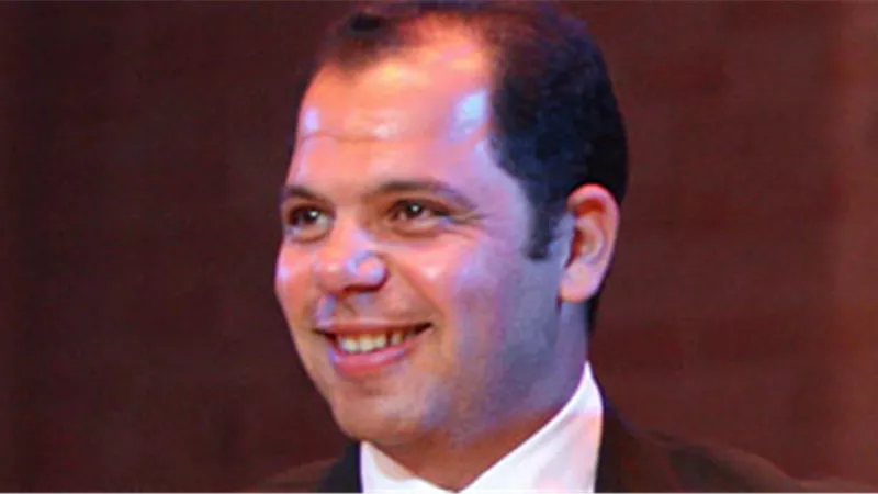 فخور بيكي.. رامي إمام يشجع ابنته بعد تألقها في عرض باليه على المسرح