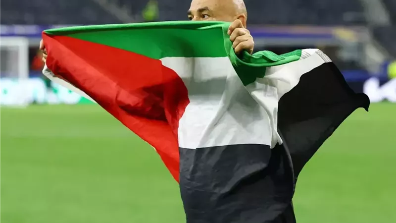 حسام حسن لا يغيره الزمان.. اليوم وأمس وغداً.. لقطات تلفزيونية عبر الزمان تثبت حب العميد لفلسطين 