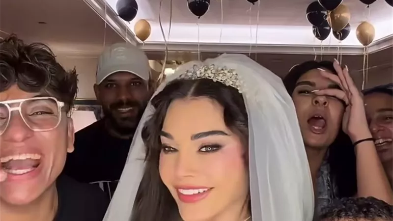 زغروطة حلوة رنت في بيتنا.. هيفاء وهبي تثير الجدل بالفستان الأبيض والطرحة