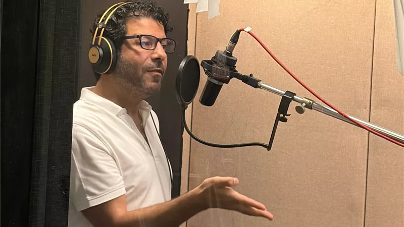 إياد نصار يبدأ تسجيل المسلسل الإذاعي ظل الساعي برعاية وزارة التضامن