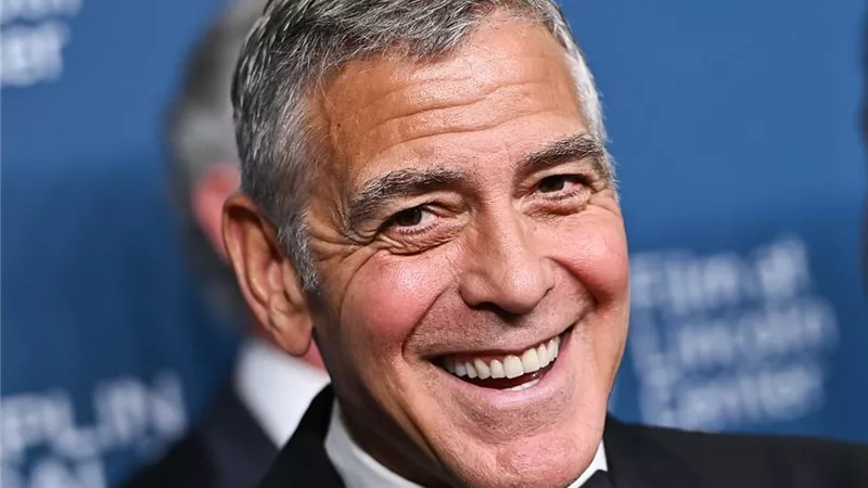 منح جورج كلوني جائزة إنجاز مدى الحياة في مهرجان فينيسيا السينمائي الدولي2026