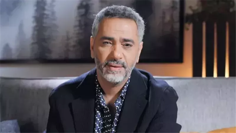 الحر النبيل.. نقيب الفنانين السوريين يدعو فضل شاكر لإحياء حفلات بسوريا