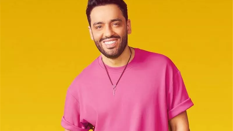 رامي جمال يشوق جمهوره بكلمات أغنية 