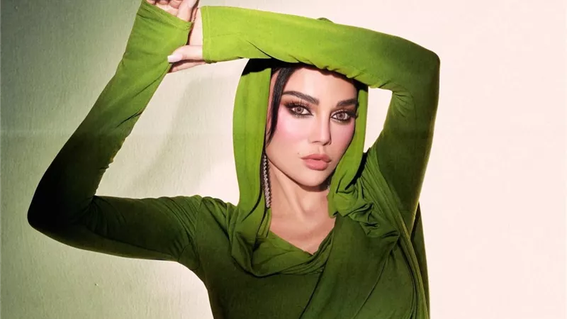 هيفاء وهبي تثير حماس الجمهور بأغنية 