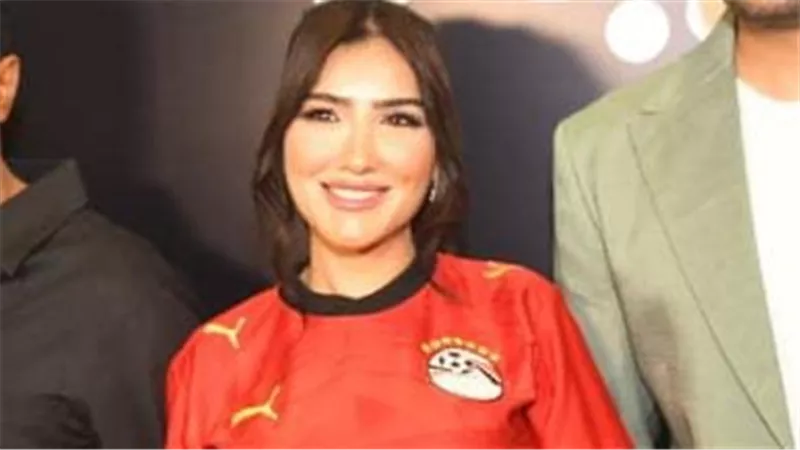 مي عمر تخطف الأنظار بساعة فاخرة في العرض الخاص لـ