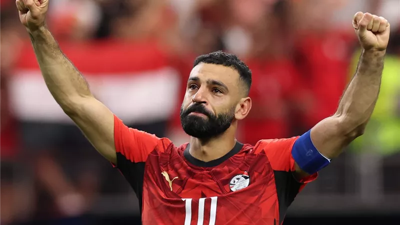 محمد صلاح يخطف الأضواء في استقبال منتخب مصر