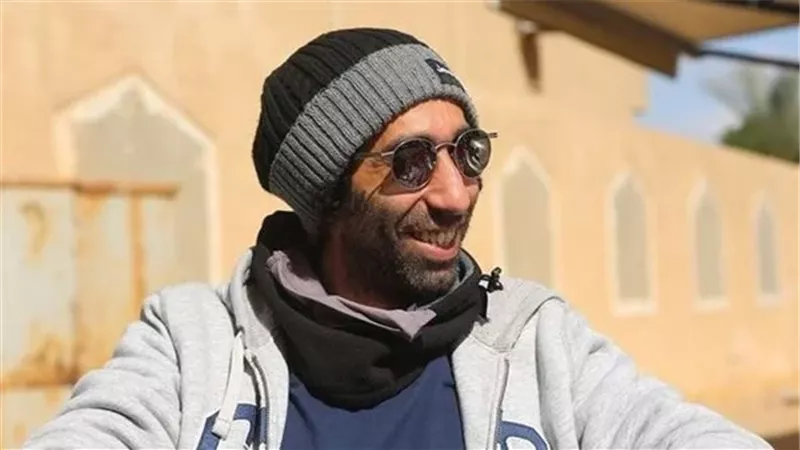 بعد الجدل.. كريم العدل يشرح حق الأداء العلني