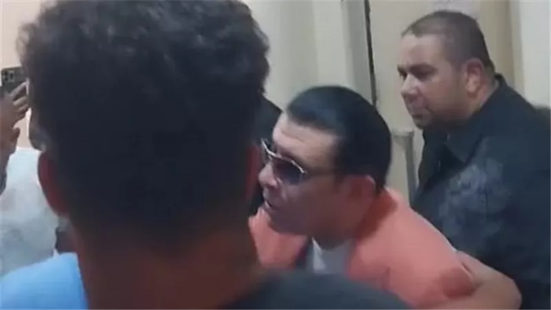 وصول مصطفى كامل لنقابة الموسيقيين لحضور مؤتمر أزمة الشرقية