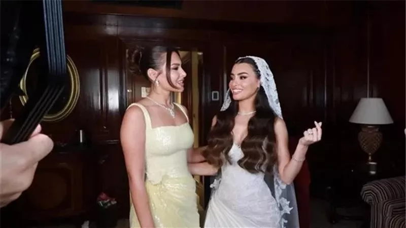 كارمن سليمان تحتفل بزفاف شقيقتها فرح نوفل في أجواء عائلية 