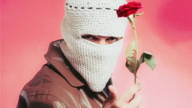 توليت يشعل أجواء الصيف برسالة غامضة لجمهوره