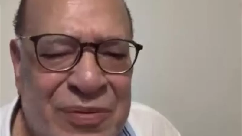 أشرف عم الباقي.. صلاح عبد الله يشيد بمسرحية الساحل الشرير 
