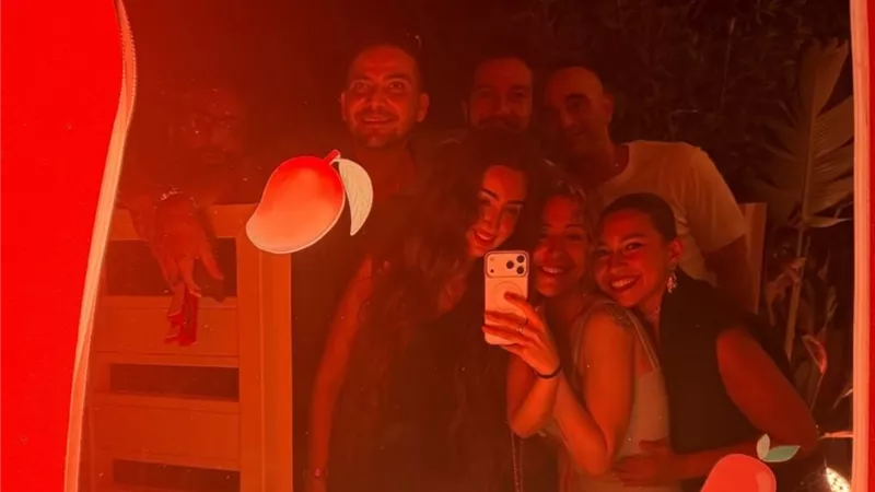 هنا الزاهد تشارك منة شلبي الاحتفال بعيد ميلادها