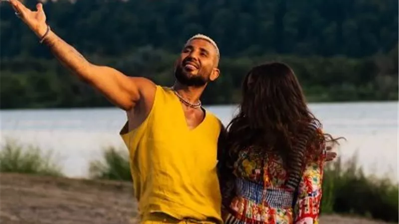 أحمد سعد يكشف كواليس غناء ابنته جودي معه بالأسباني 