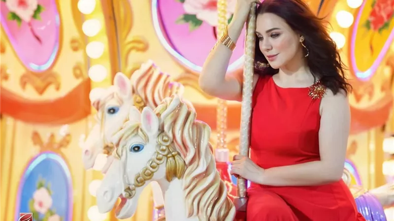 في عيد ميلادها.. سلاف فواخرجي: الحياة بسيطة.. نسقط وننهض ونواصل الطريق