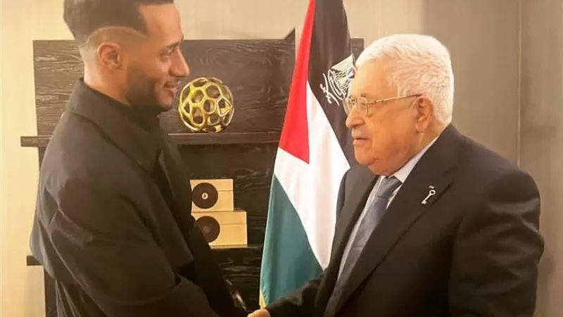 صور تجمع محمد رمضان مع الرئيس الفلسطيني محمود عباس 