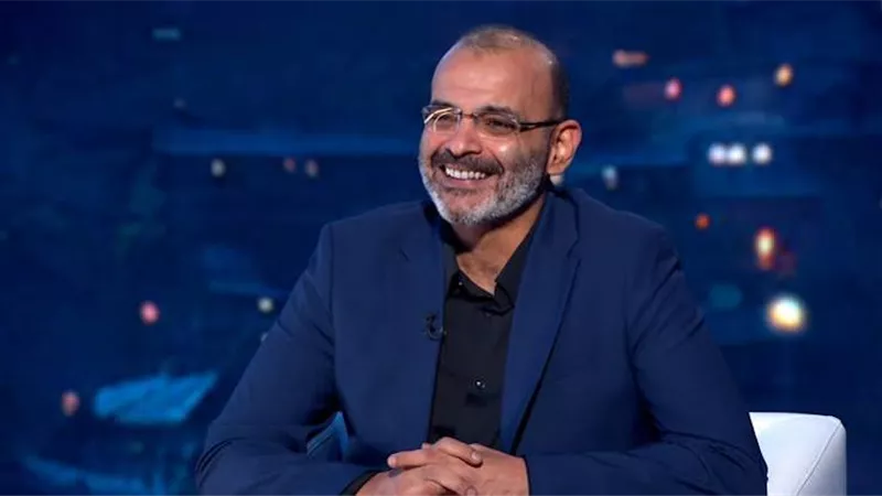 أيمن بهجت قمر يكشف كواليس بداياته الفنية.. أول أجر 100 جنيه 
