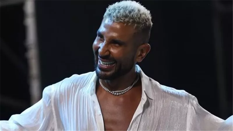 أحمد سعد يرفع حماس جمهوره قبل طرح الألبوم الإلكترو