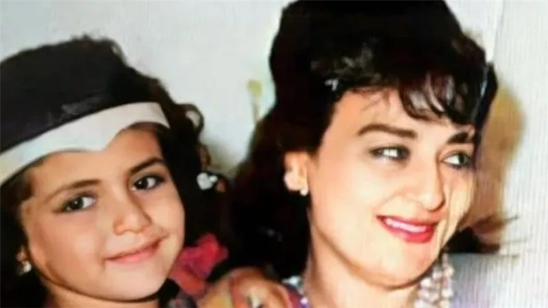 هالة صدقي في رسالة مؤثرة لوالدتها الراحلة: وحشتيني قوي
