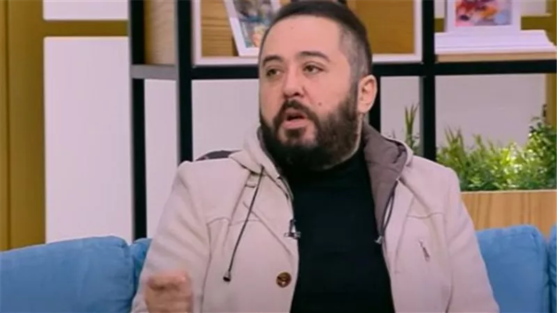 عمرو عبدالعزيز يطلب الدعاء للفنان سامي عبد الحليم