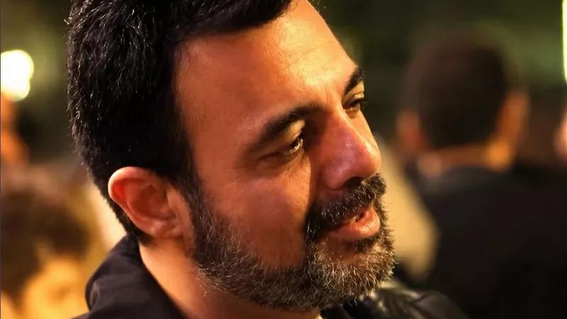 عمرو محمود ياسين: الستات المصرية متحمسين لانتقال صلاح لفريق ترابزون