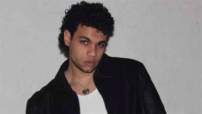 موجة سخرية تطارد زياد ظاظا بعد غنائه 
