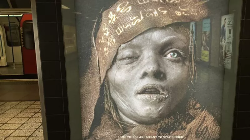 خوفاً على الأطفال.. حظر بوستر فيلم The Mummy فى مترو لندن