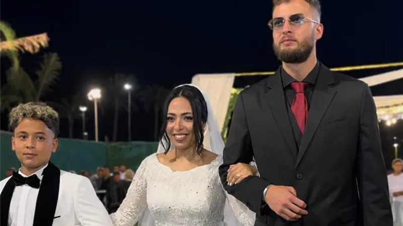 بيوصلها لعريسها.. الرابر مروان موسى يحتفل بزفاف شقيقته
