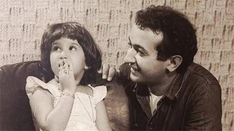 سارة نور الشريف تحيي ذكرى والدها برسالة مؤثرة: كل سنة وأنا أقربلك سنة