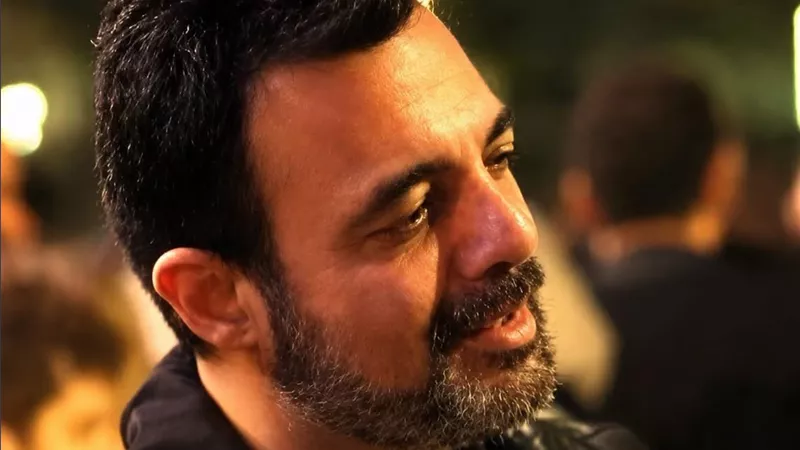 عمرو محمود ياسين معلق على جريمة التجمع: لازم يكون القصاص عبره أمام الجميع