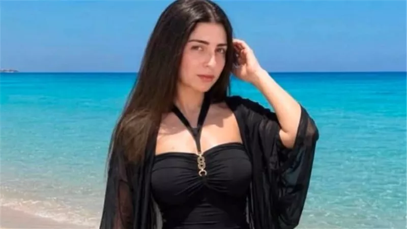 مي عز الدين تكشف بداية براند المايوهات الخاص بها