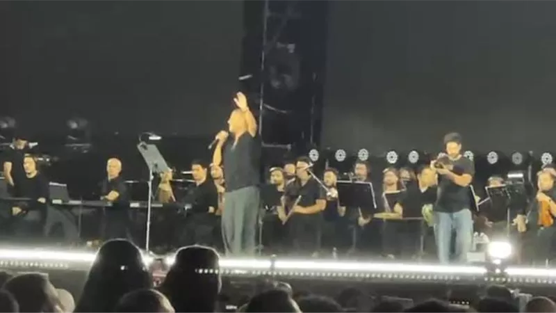 تامر عاشور يبدأ حفله بـ