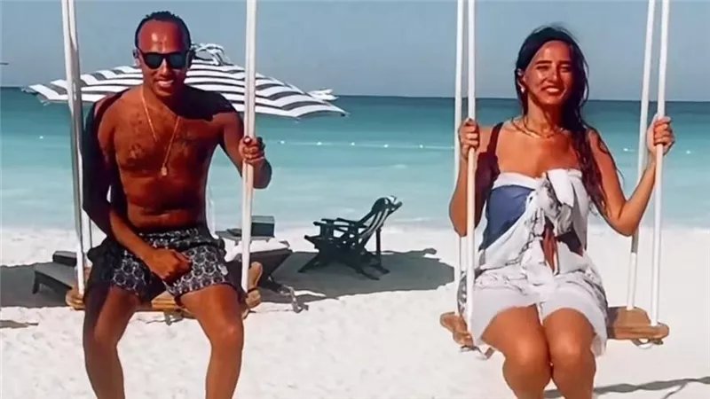 زينة تستعيد ذكرياتها مع شقيقها الراحل: ده لسه كان معايا