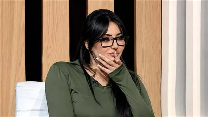 دينا المصري.. مسيرة من الغناء إلى الإعلام وأزمة أثارت جدلًا واسعًا