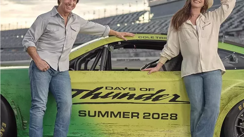 عودة فيلم  «Days of Thunder» بعد غياب 38 سنة بمشاركة آن هاثاواي 