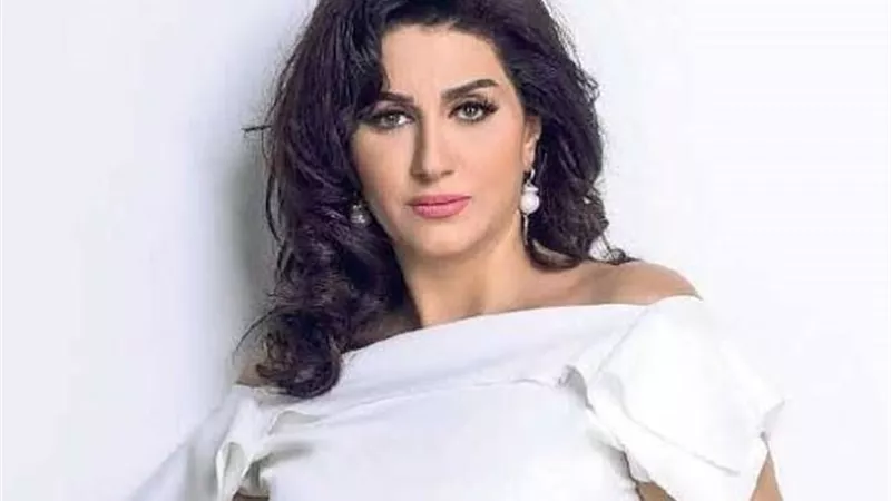 وفاء عامر تتعاقد على مسلسل ونس بطولة أحمد داوود