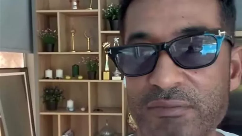 أحمد فهمي لعمرو سعد: أخويا وحبيبي.. مستنيك في العرض الخاص