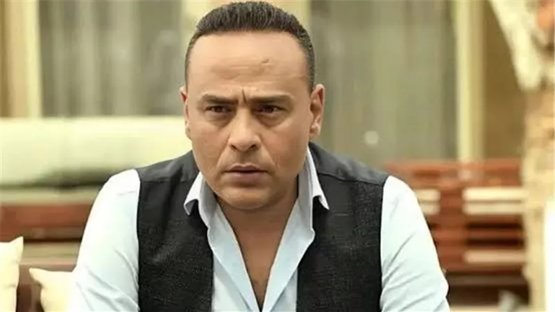 محمود عبد المغني يحذر من حساب مزيف ينتحل شخصيته