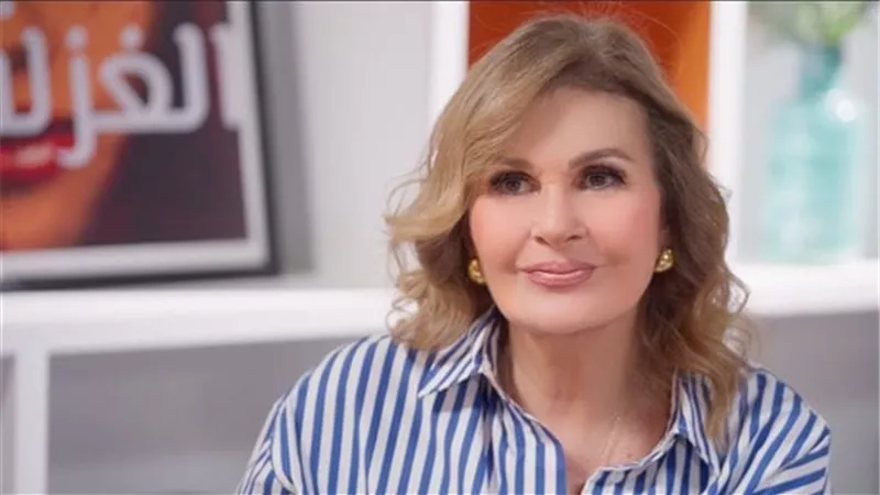 يسرا تكشف سبب عدم إعلان زواجها: والده كان تعبان ومكناش نقدر نقول