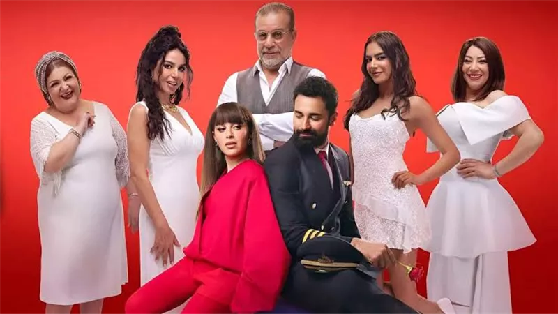 أحمد حاتم يشاهد 