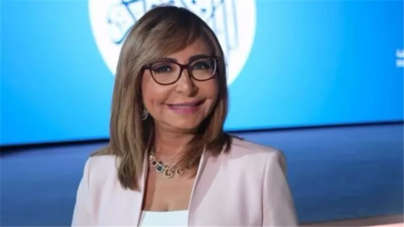 لميس الحديدي تحتفل بجائزة 
