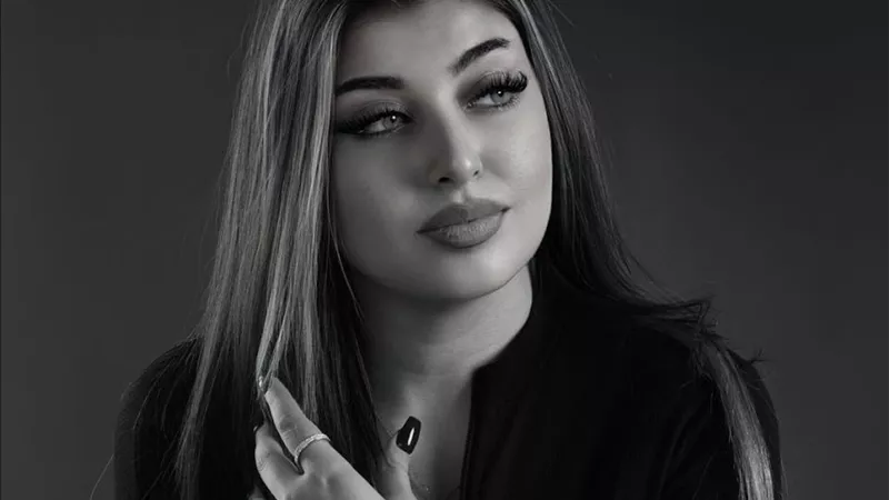 سلمى عادل تعتذر لمصطفى كامل ونقابة المهن الموسيقية بعد أزمتها