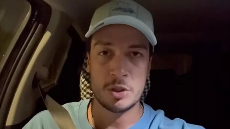 متحمس.. أحمد عبدالوهاب يروج لـ