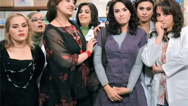 مروة نصير: لم أعتزل الفن ونفسي أشتغل.. ومسيرتي الفنية جمعتني مع نجوم كبار