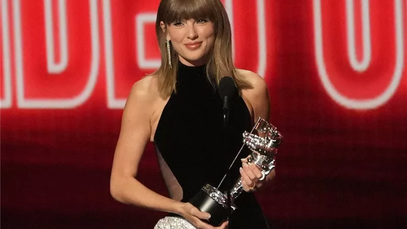 تايلور سويفت تطرح كليب Patient Zero في حفل VMAs