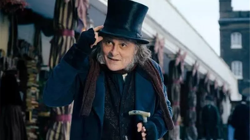 جوني ديب يعود للسينما من بوابة الرعب.. تفاصيل شخصية إبنيزر سكروج في فيلم Ebenezer