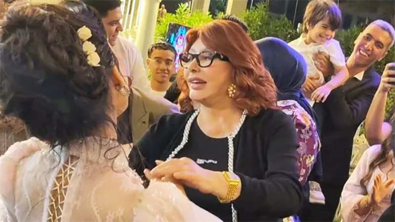 على أنغام 