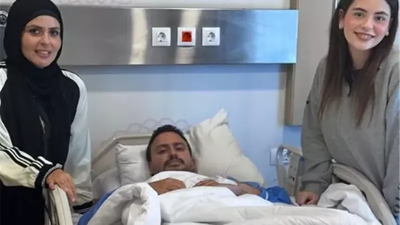 بالحجاب.. مها الصغير تطلب الدعاء لابنها ياسين السقا بعد تعرضه لأزمة صحية